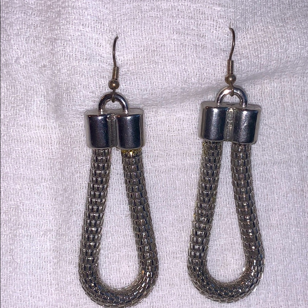 Chain style light weight earrings